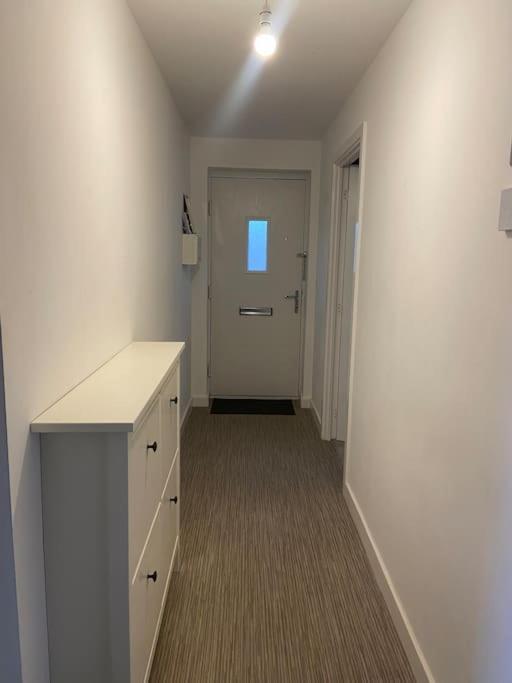 2 Bedroom Private Spacious Apartment In West Midlands Бирмингем Экстерьер фото
